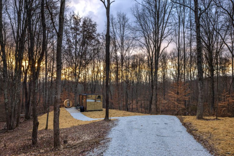 Mirror Cabins Hocking Hills: Flora