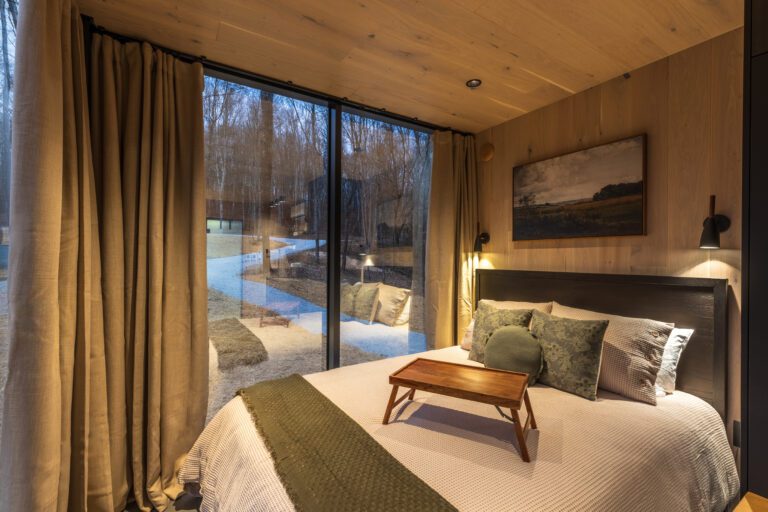 Mirror Cabins Hocking Hills: Flora