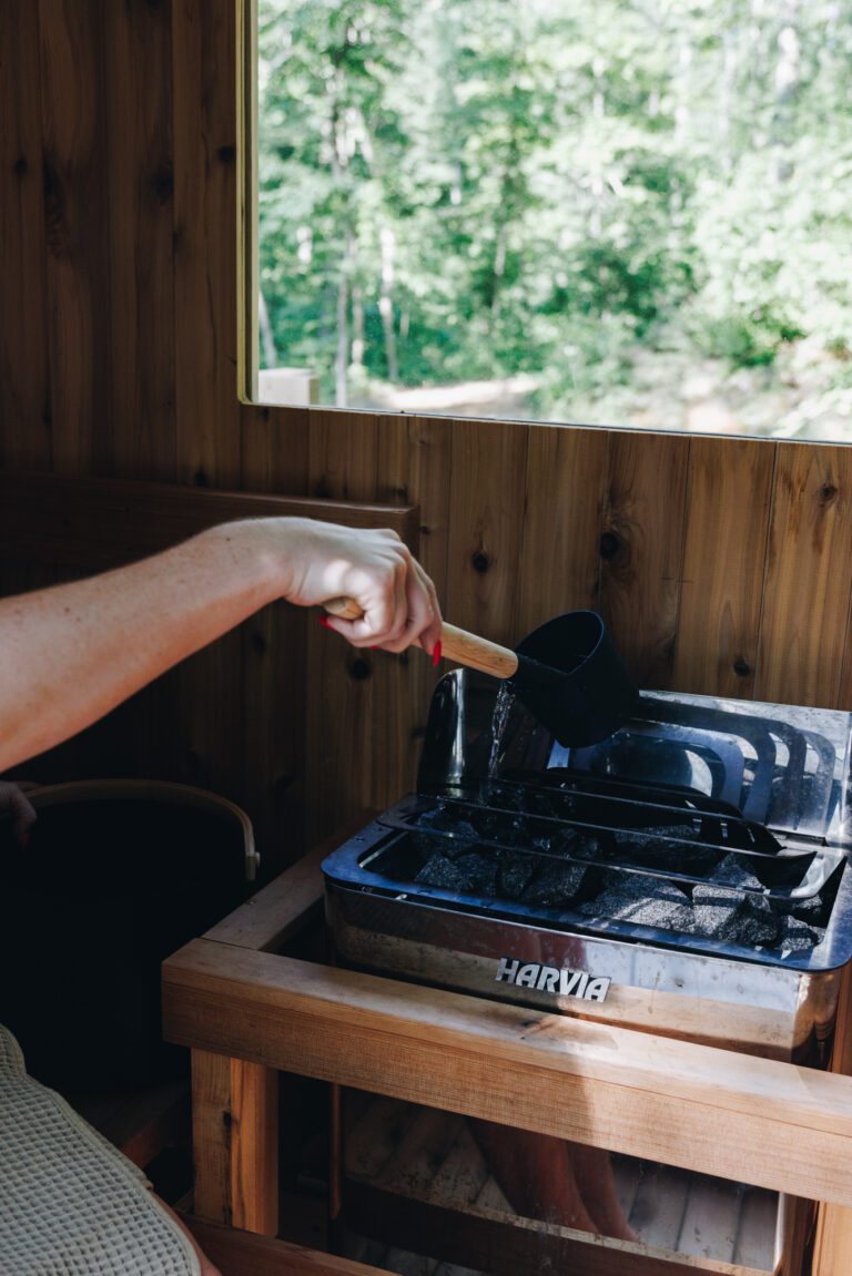Cozy 2-person sauna at Fauna mirror cabin